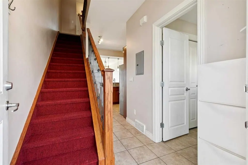 169 Rockyledge View NW #14 — photo 2