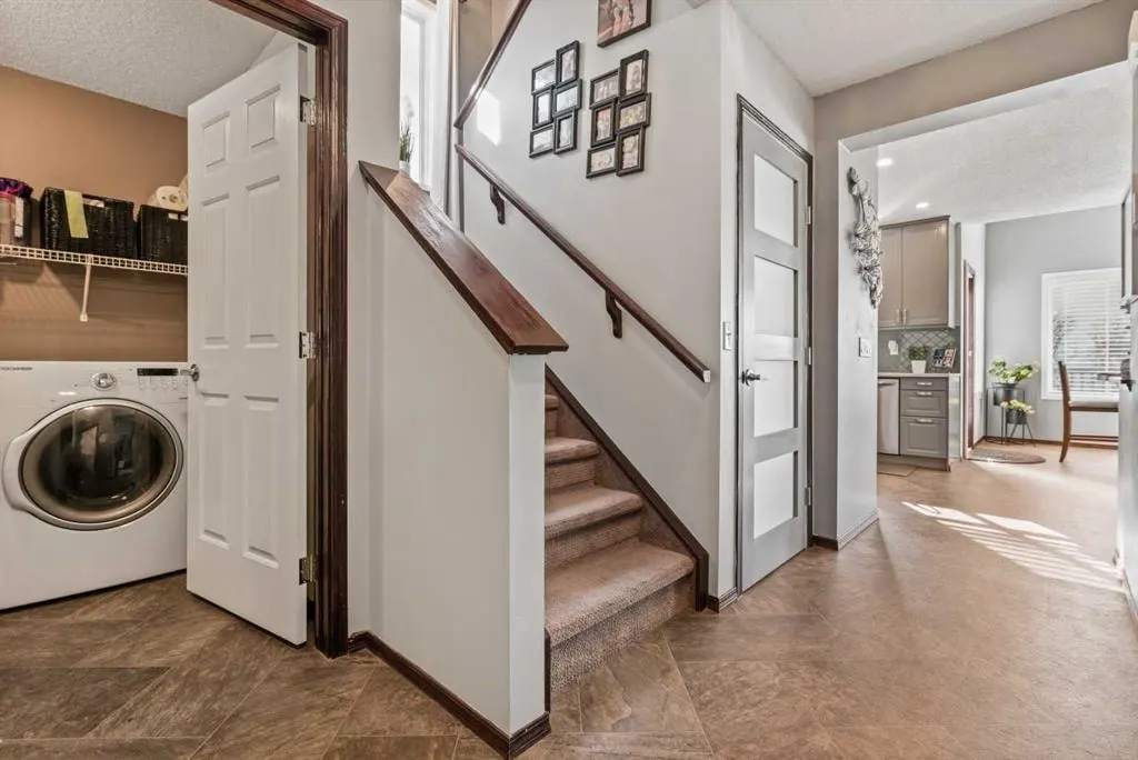 22 Hidden Valley Manor NW — photo 3