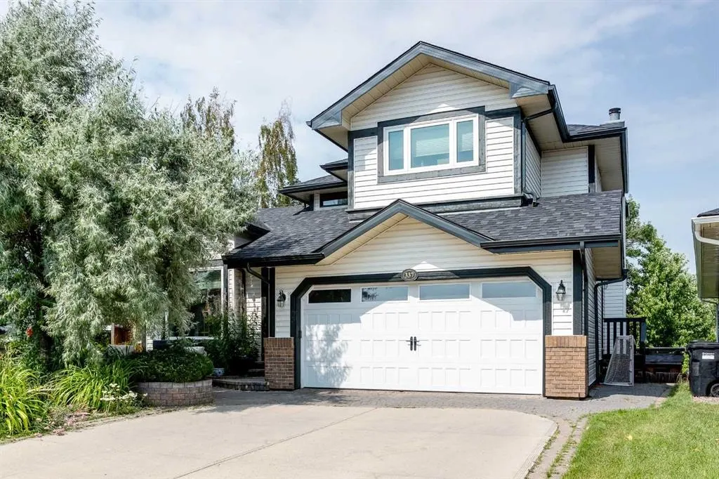 337 Sandringham Court NW — photo 2