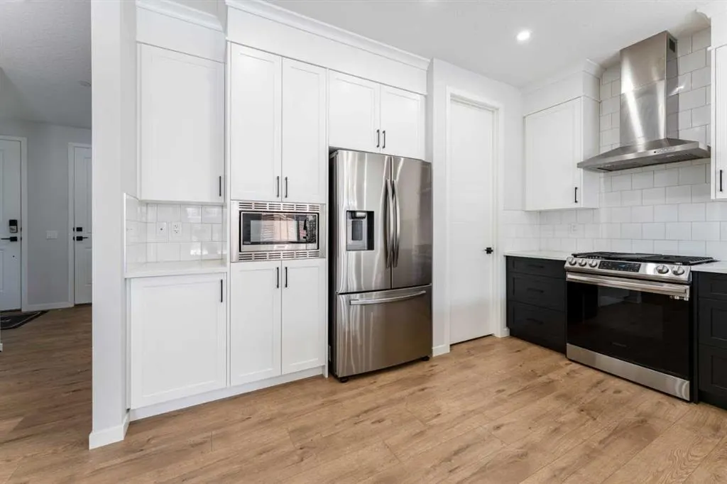 13 Calhoun Crescent NE — photo 1
