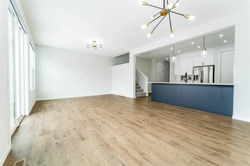 13 Calhoun Crescent NE — photo 3