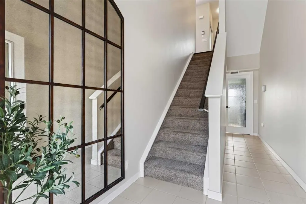 26 Nolan Hill Heights NW — photo 3