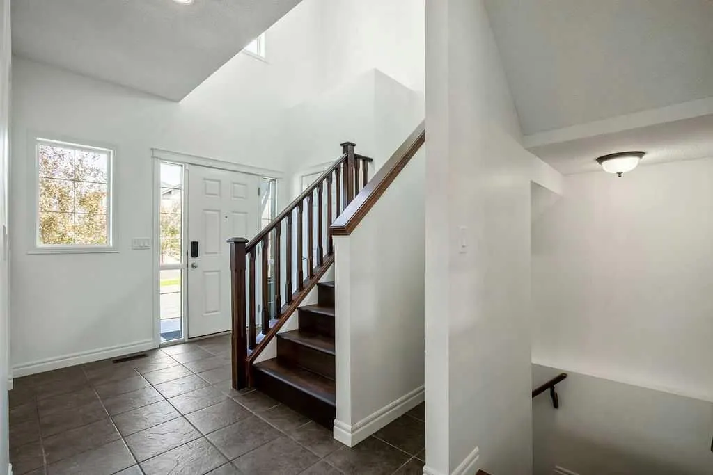 134 Prestwick Terrace SE — photo 3