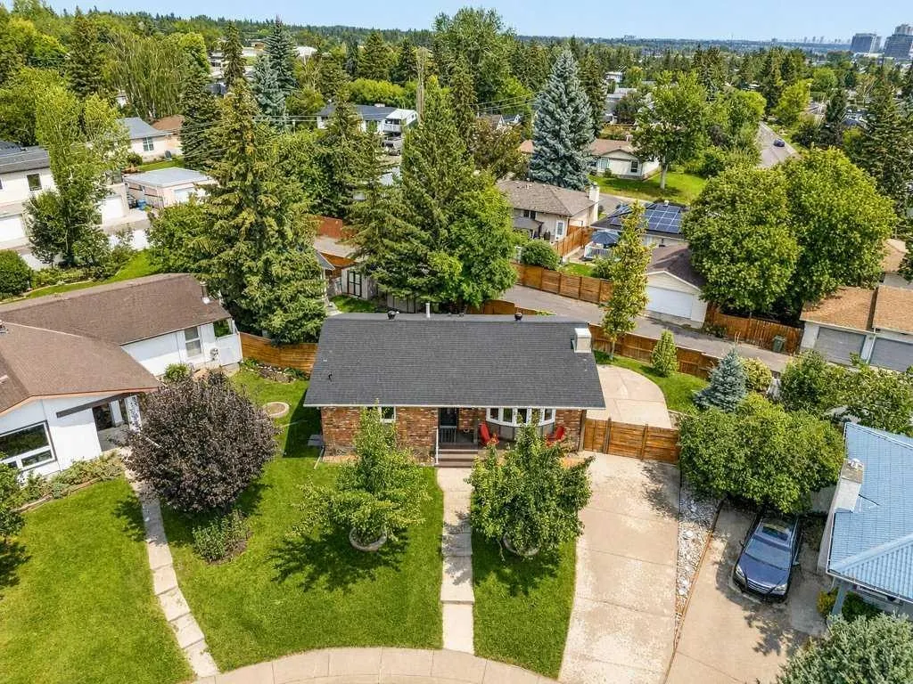 736 Canfield Place SW — photo 2