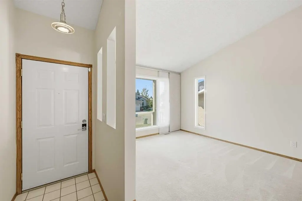 141 Woodbrook Road SW — photo 2