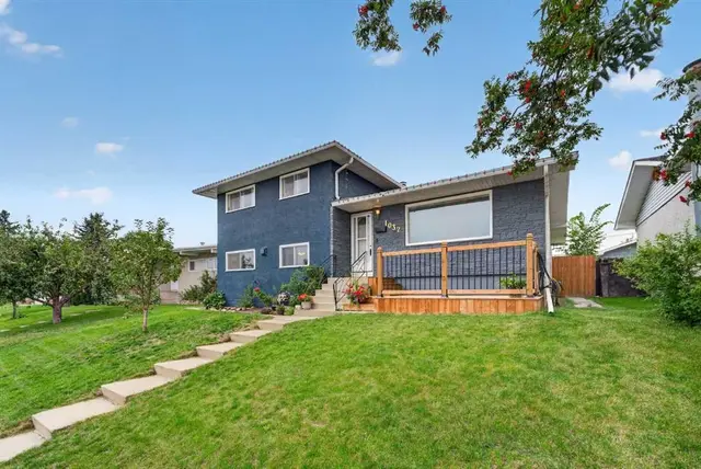 1032 Mayland Drive NE