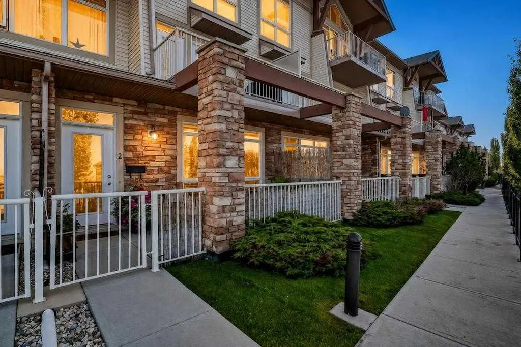 140 Rockyledge View NW #2 — photo 3