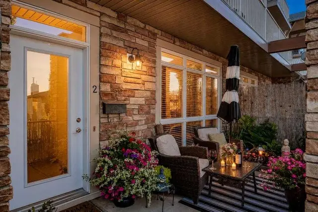 140 Rockyledge View NW #2