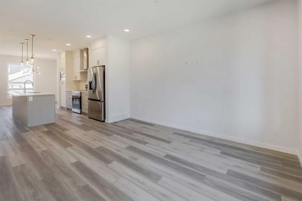 99 Herron Walk NE — photo 3