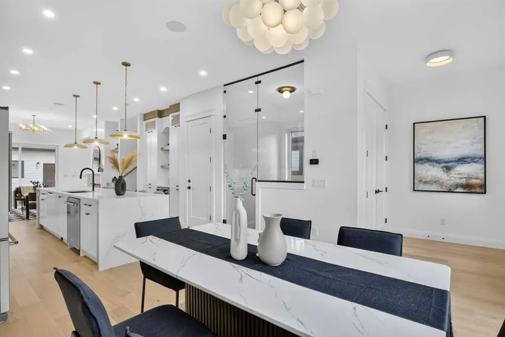 525 32 Street NW — photo 3
