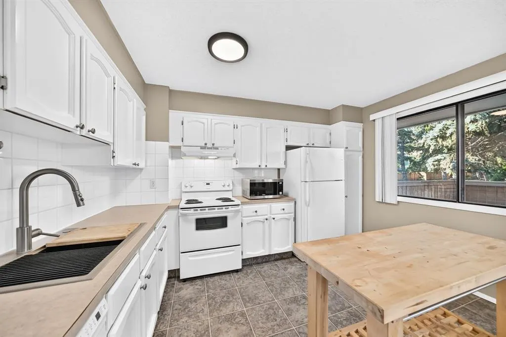 3302 50 Street NW #10 — photo 3