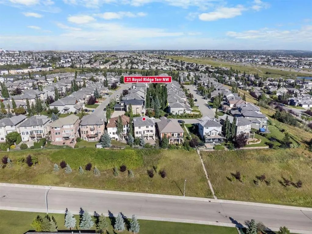31 Royal Ridge Terrace NW — photo 3