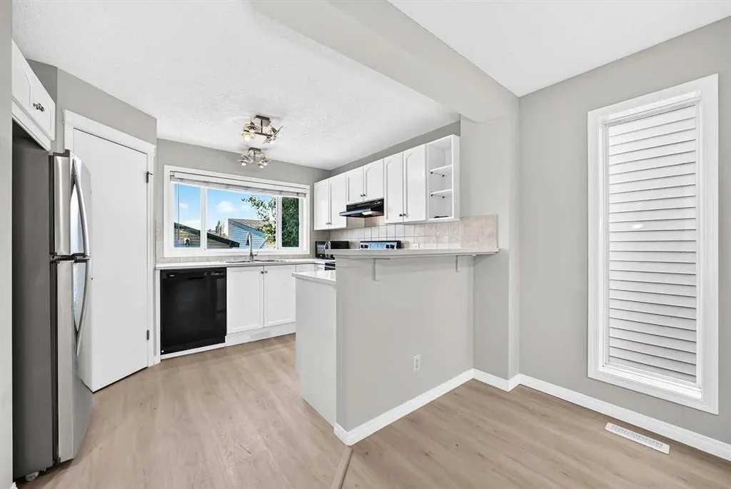 15 Prestwick Place SE — photo 2