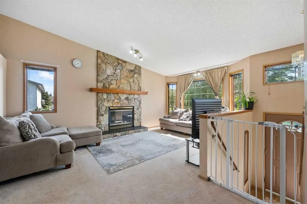 327 Shawbrooke Circle SW — photo 2