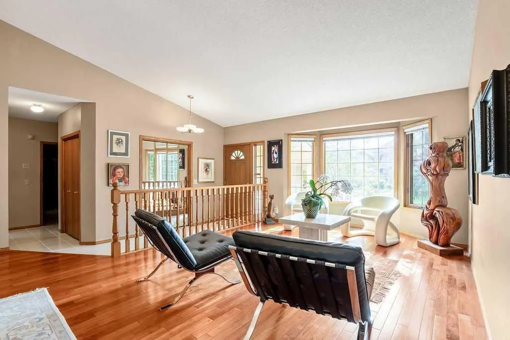208 Hawkview Manor Place NW — photo 2