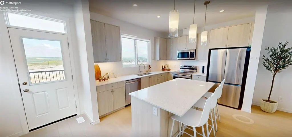 271 Creekside Manor SW — photo 2