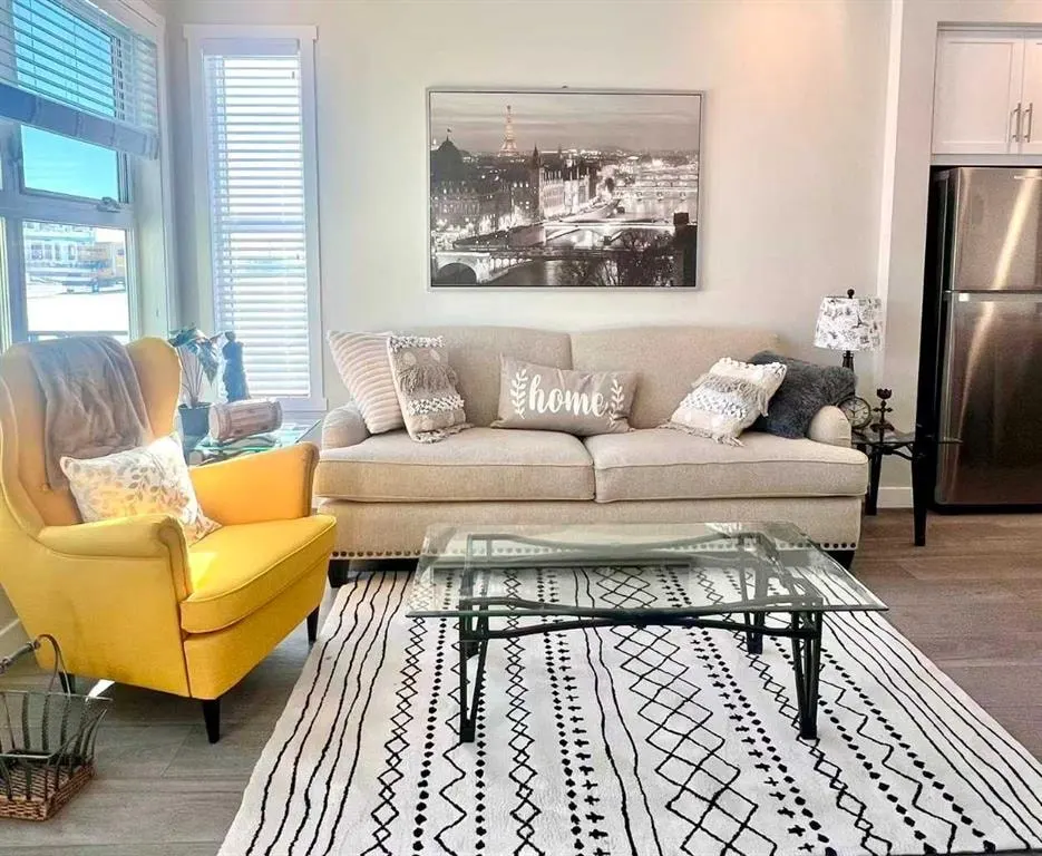 148 Carrington Boulevard NW — photo 3