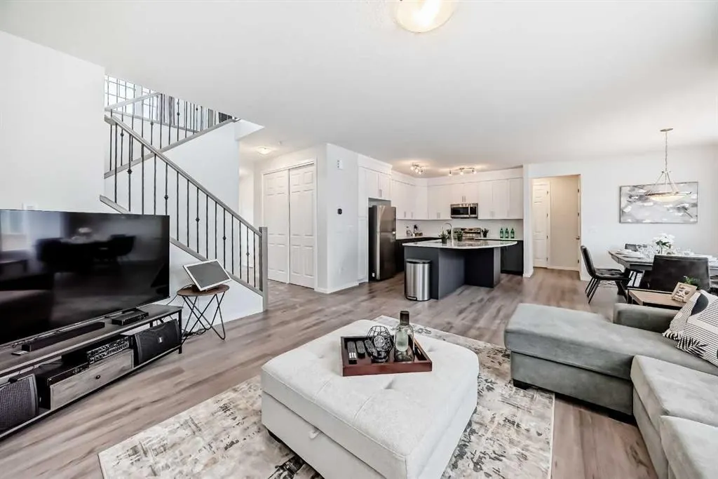 26 Carringwood Street NW — photo 3