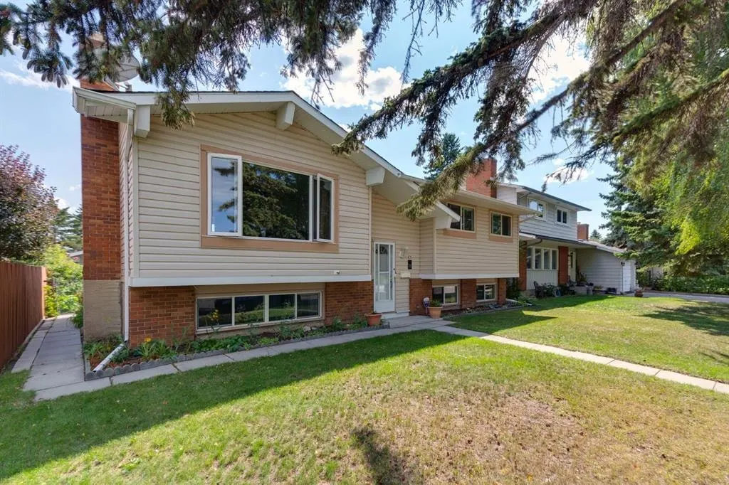 532 Queensland Circle SE — photo 1