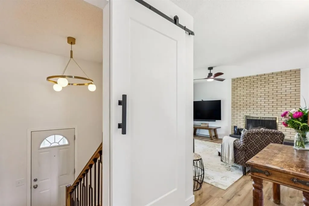 532 Queensland Circle SE — photo 3