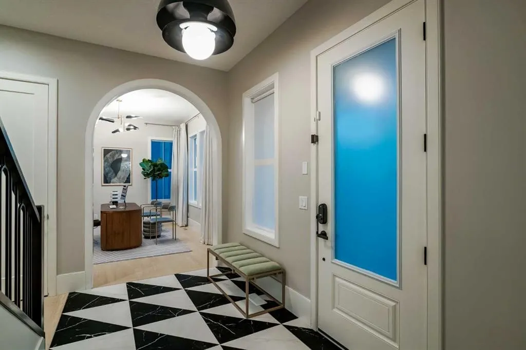 19 Bluerock Avenue SW — photo 3