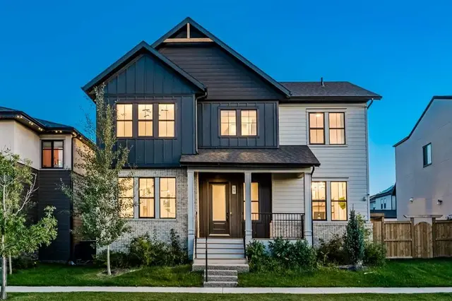 19 Bluerock Avenue SW