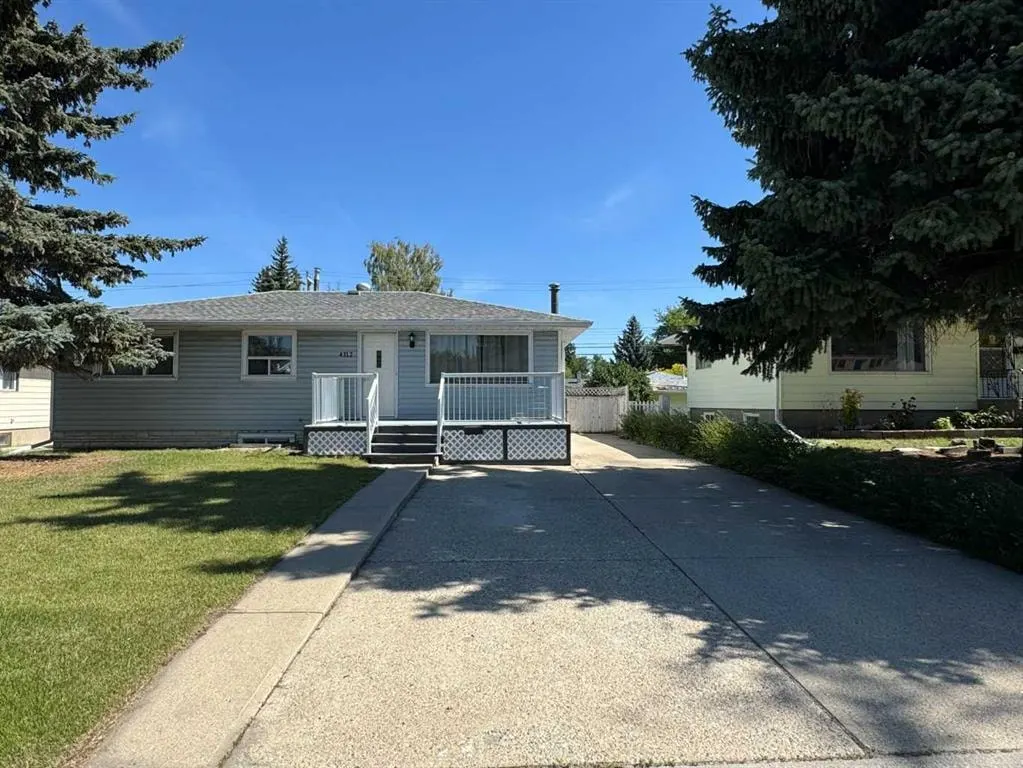 4312 45 Street SW — photo 2