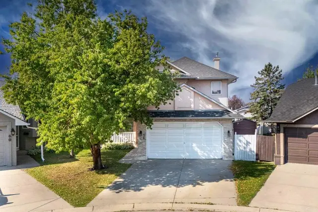 56 Martinglen Place NE