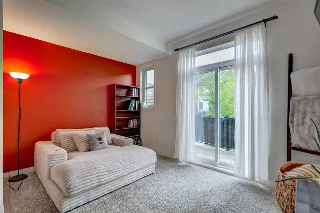 372 Walden Parade SE — photo 2