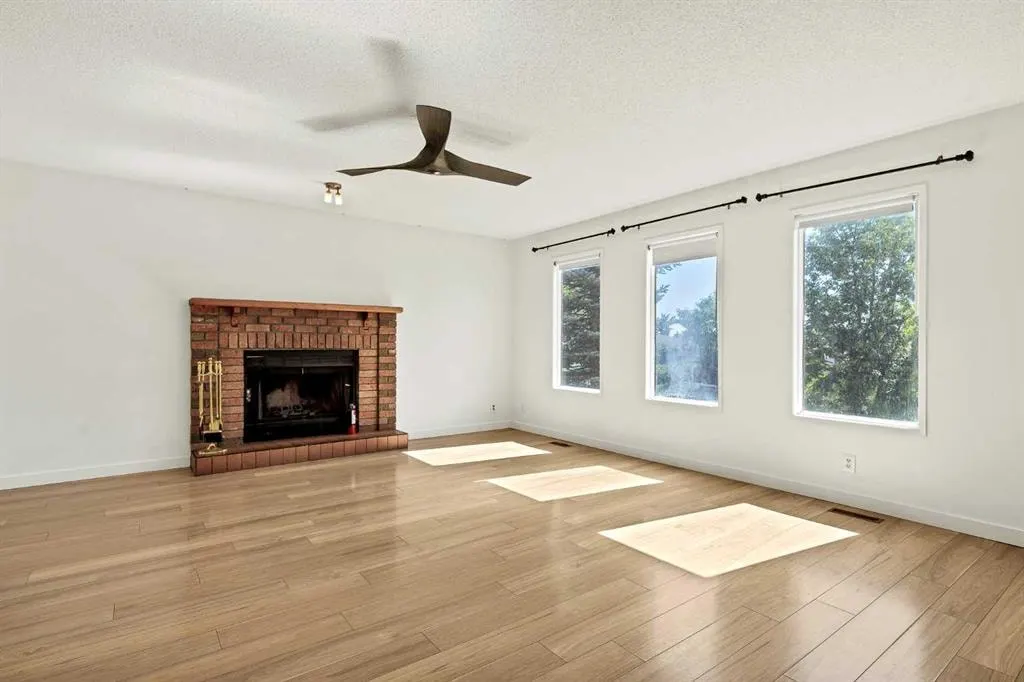 1230 Berkley Drive NW — photo 2