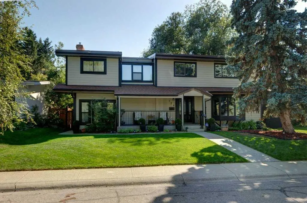 128 Chinook Drive SW — photo 1