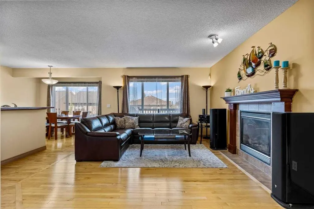 149 Everwoods Close SW — photo 3