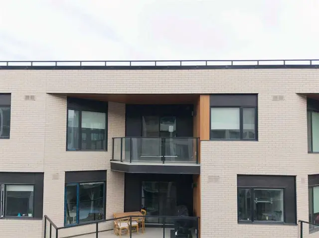8370 Broadcast Avenue SW #606