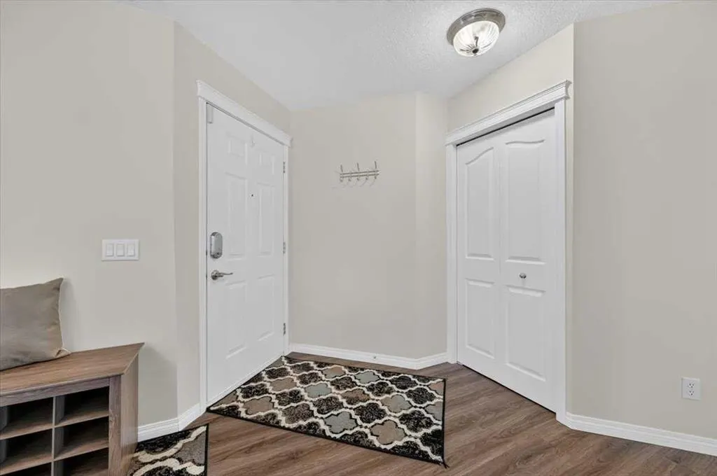 625 Somerset Drive SW — photo 2