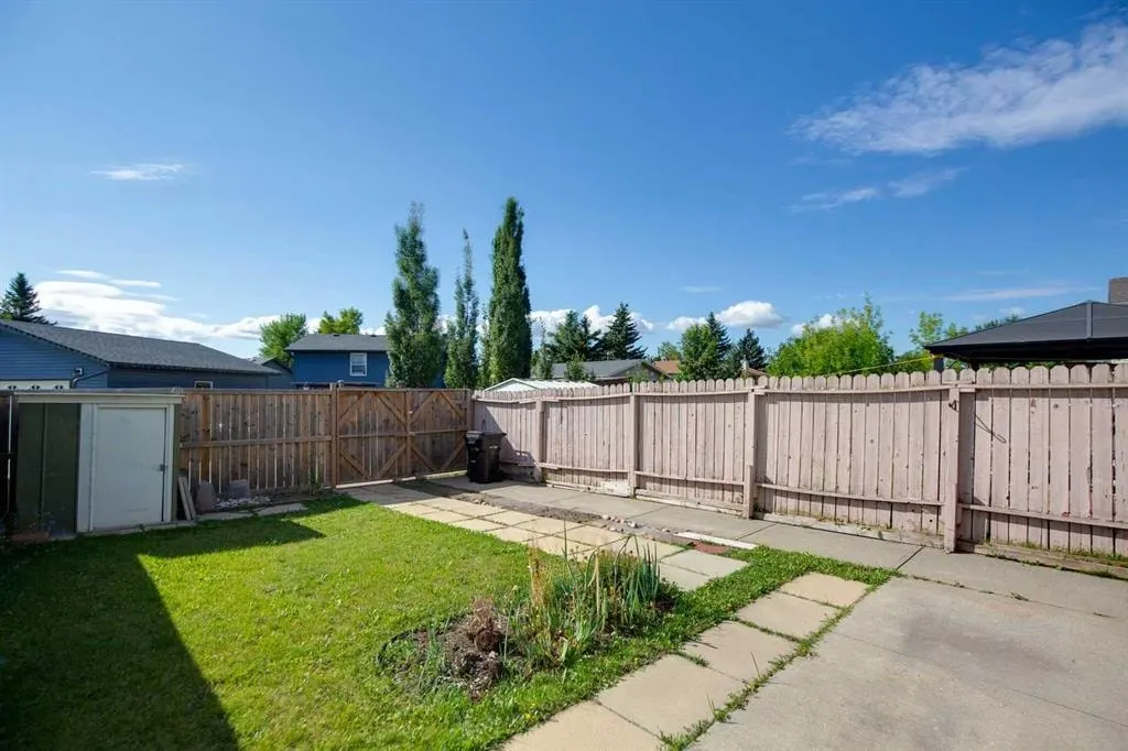 175 Castleridge Drive NE — photo 3