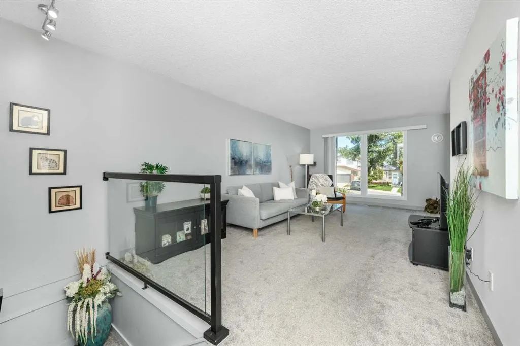 48 Bermuda Court NW — photo 2