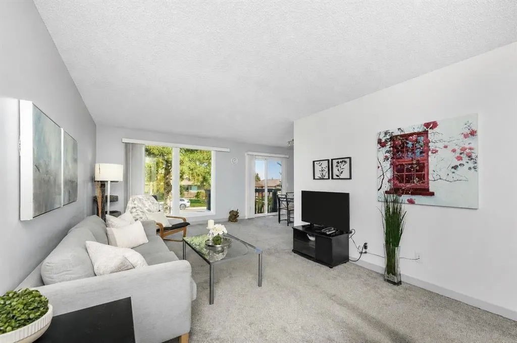 48 Bermuda Court NW — photo 3