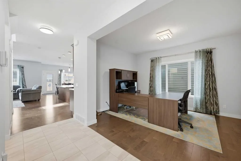 21 Redstone Heath NE — photo 2