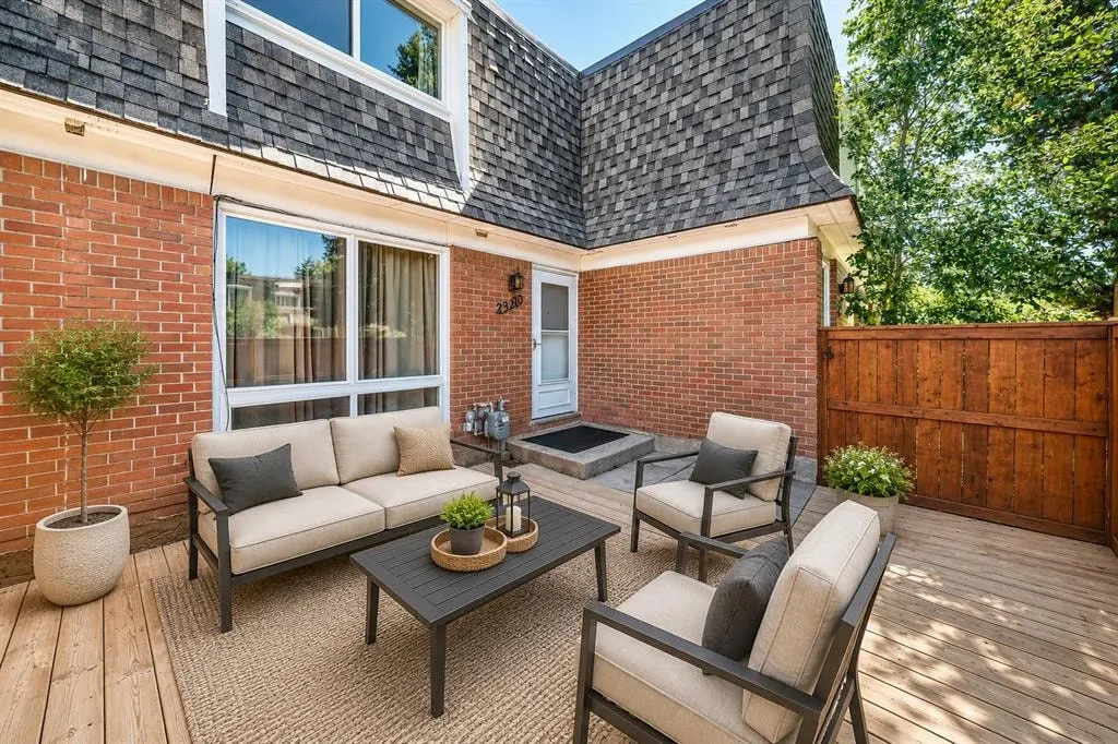 330 Canterbury Drive SW #130 — photo 2