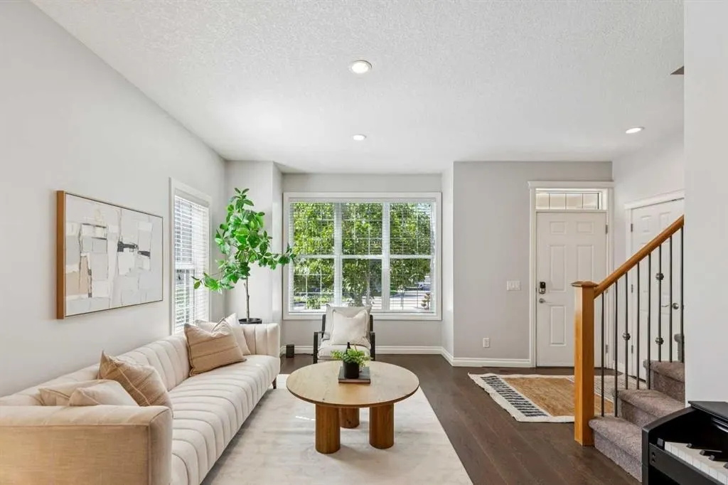 115 Couture Crescent SW — photo 3