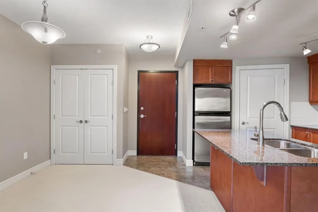 910 5 Avenue SW #802 — photo 3