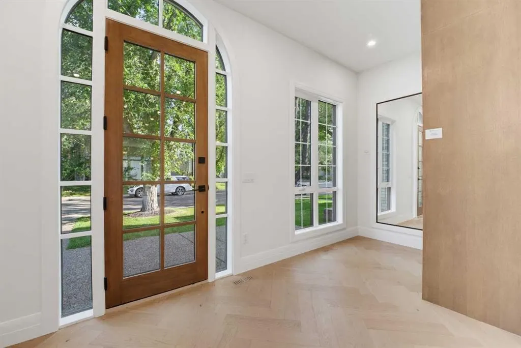 2407 4 Avenue NW — photo 3