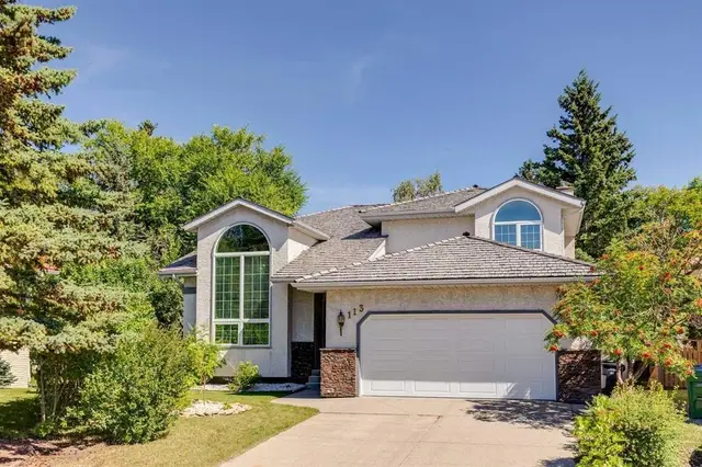 113 Hawkdale Bay NW