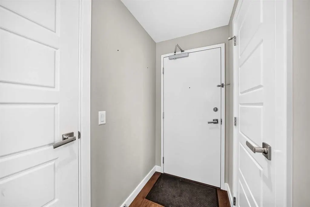 225 11 Avenue SE #1806 — photo 3