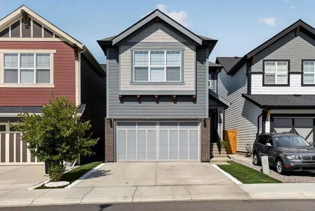 244 Masters Row SE