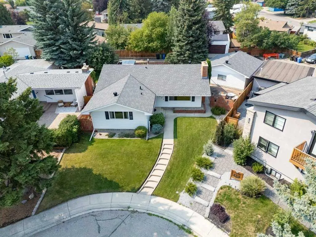 1032 Cannock Place SW — photo 2