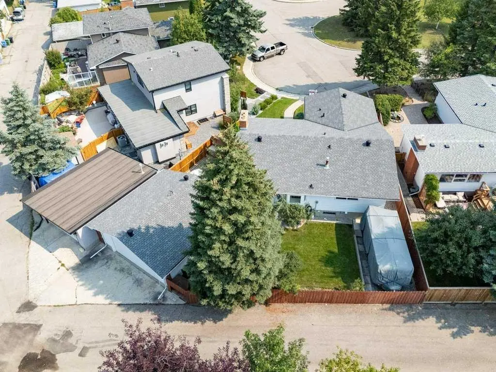 1032 Cannock Place SW — photo 3
