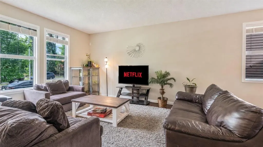 334 Chaparral Valley Drive SE — photo 2
