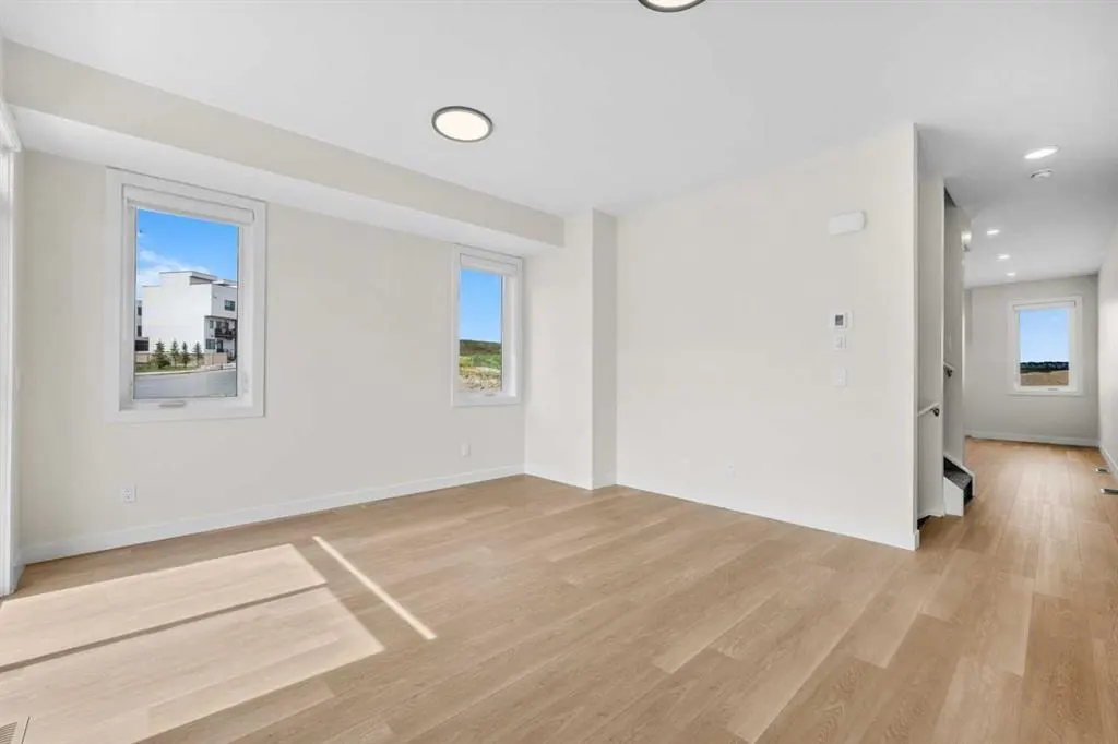 4 Sage Hill Rise NW #801 — photo 2