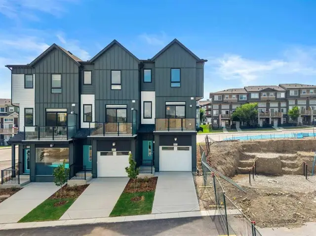 4 Sage Hill Rise NW #801